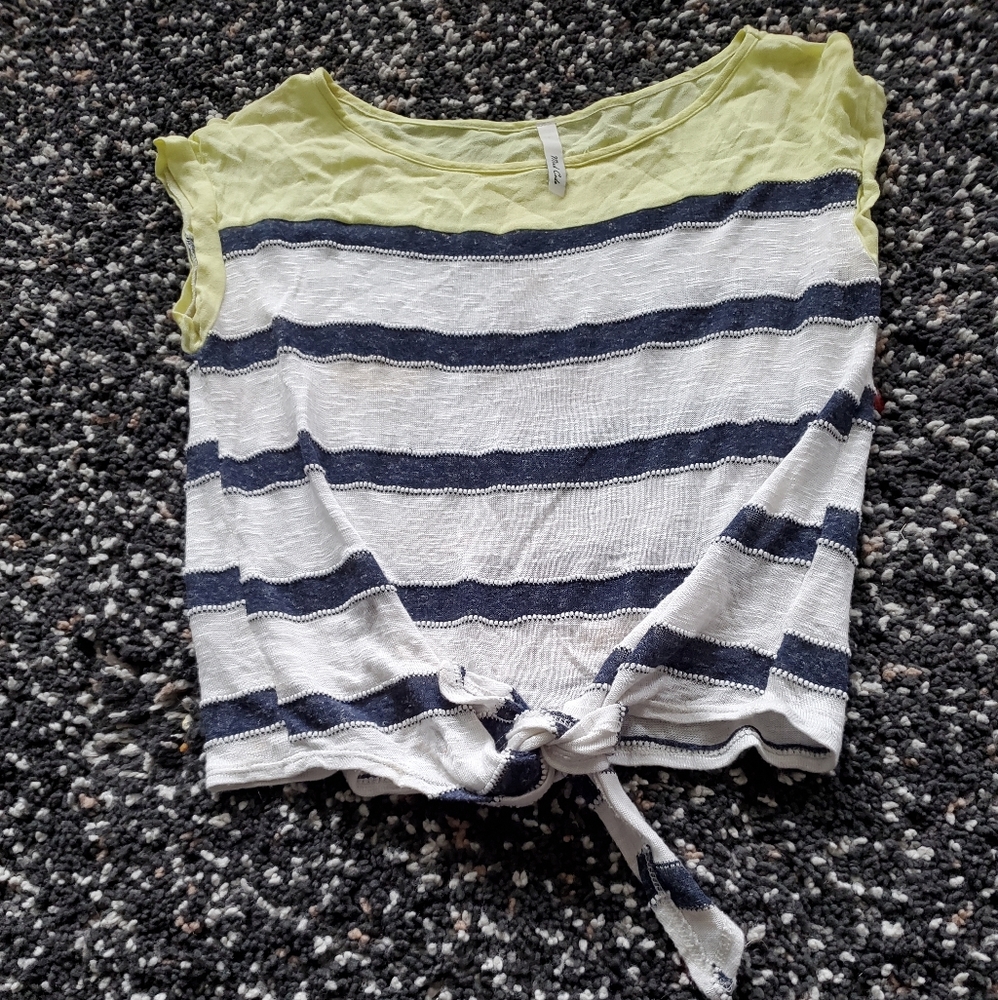 Knotted striped shirt